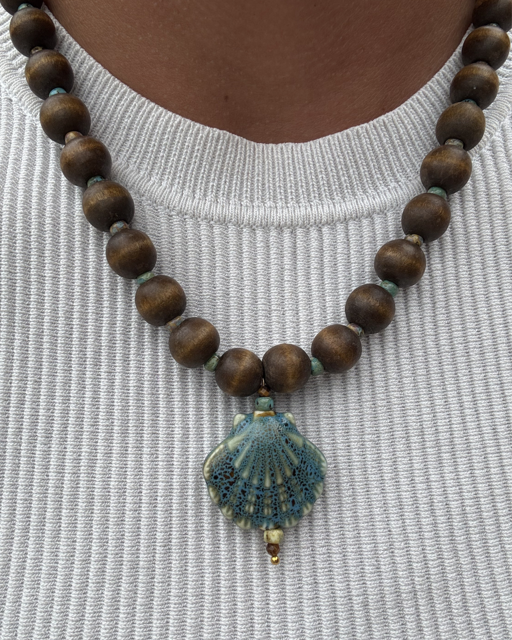 Vintage Wooden Bead Necklace - Blue Shell
