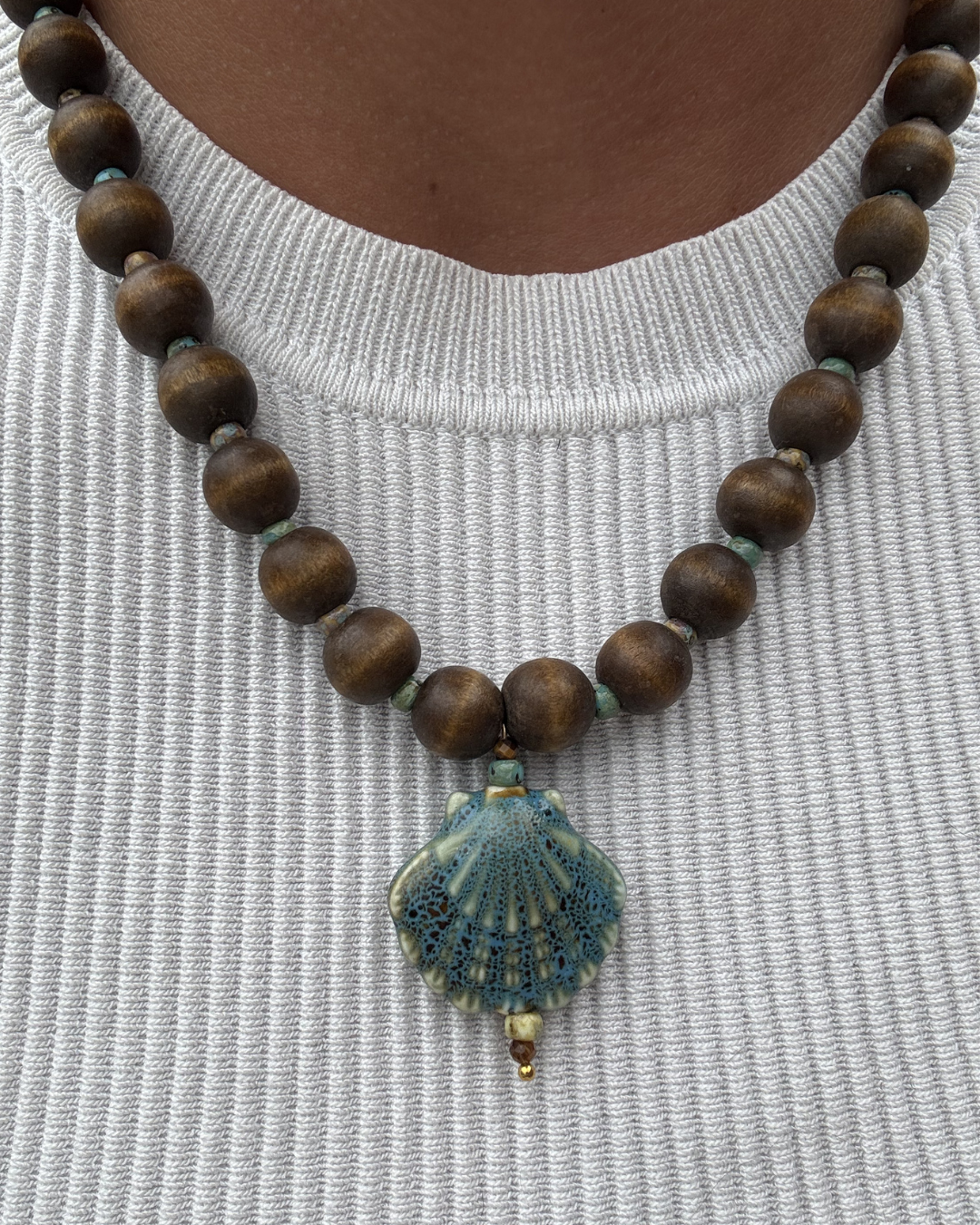 Vintage Wooden Bead Necklace - Blue Shell