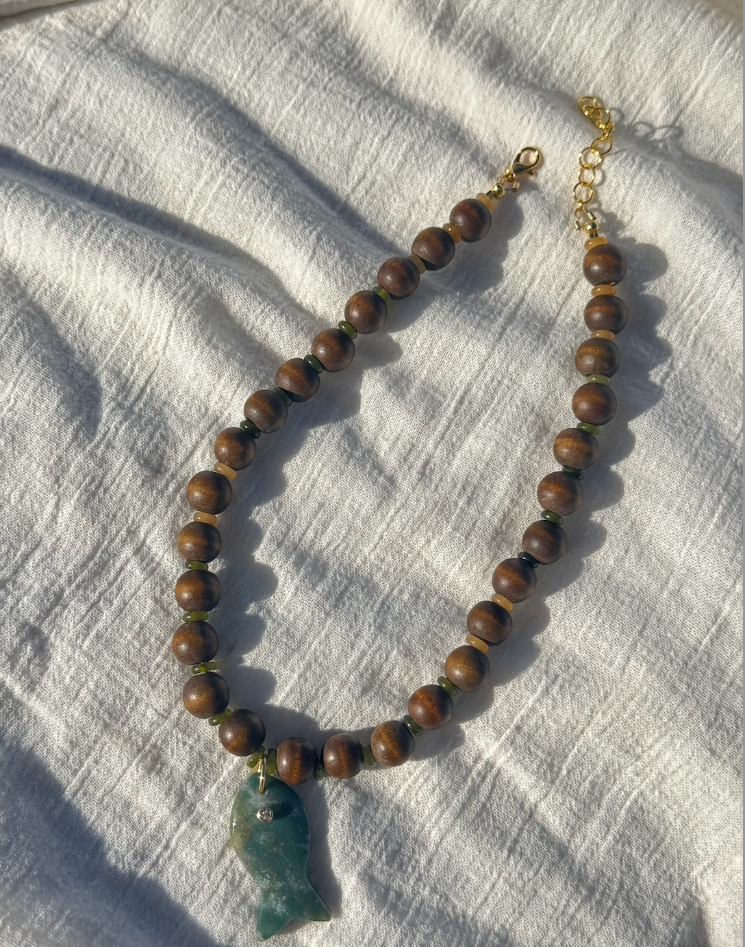 Vintage Wooden Bead Necklace - Green Apatite Fish